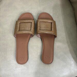 AD & Daughters Nude Buckle Sandal Size 6.5